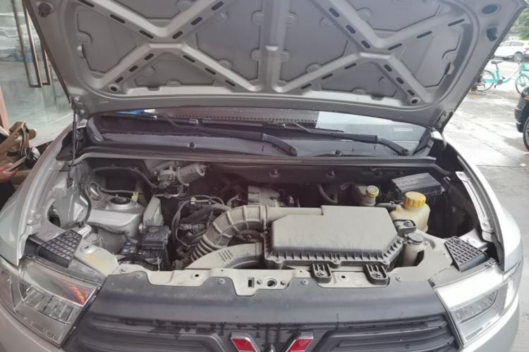 Used Wuling Hongguang V 2022 1.5L Jingqu Version Hydraulic Power Steering LAR Engine Bay