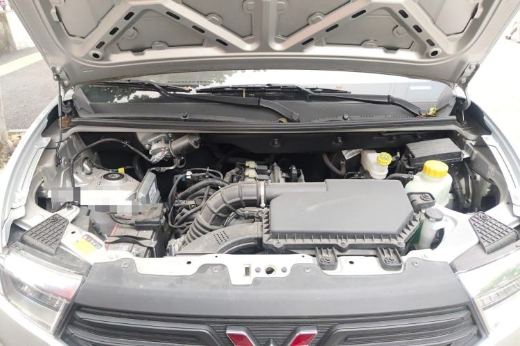 Used Wuling Hongguang V 2022 1.5L Jingqu Edition Electric-Assist LAR Engine Bay