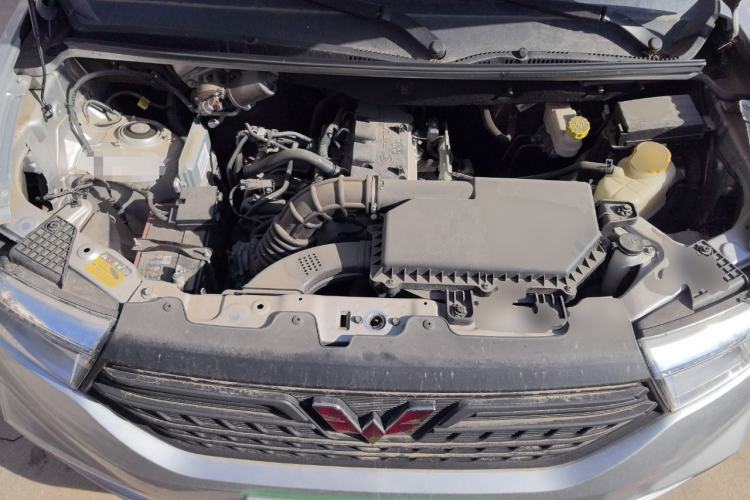 Used Wuling Hongguang V 2022 1.5L Jingqu Edition Electric-Assist LAR Engine Bay