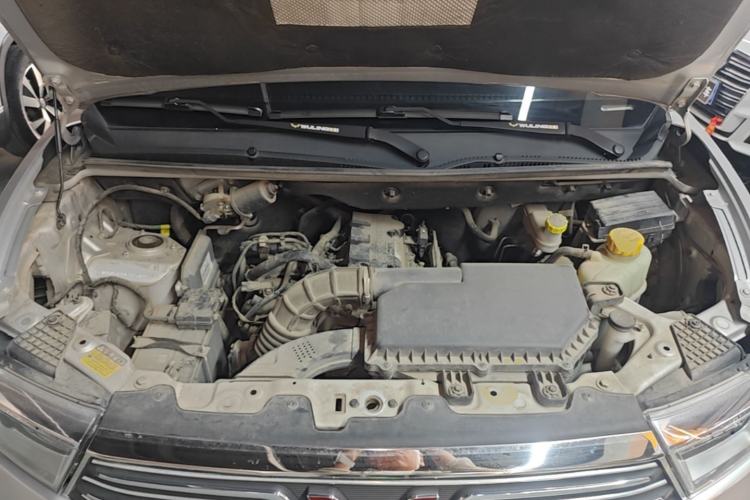 Used Wuling Hongguang V 2022 1.5L Enjoy Edition Hydraulic Power Steering LAR Engine Bay