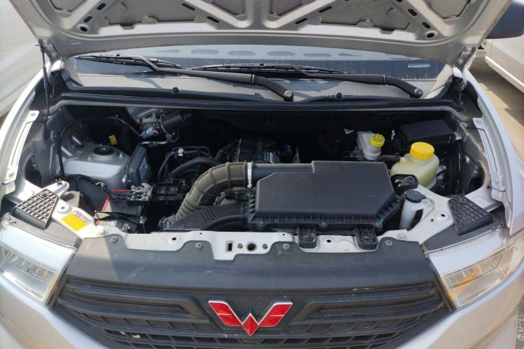 Used Wuling Hongguang V 2022 1.5L Jingqu Edition Electric-Assist LAR Engine Bay