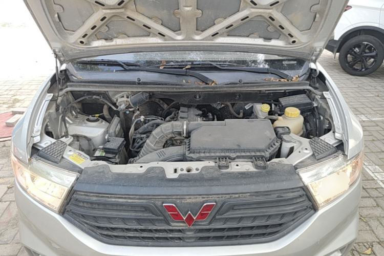 Used Wuling Hongguang V 2022 1.5L Jingqu Version Hydraulic Power Steering LAR Engine Bay