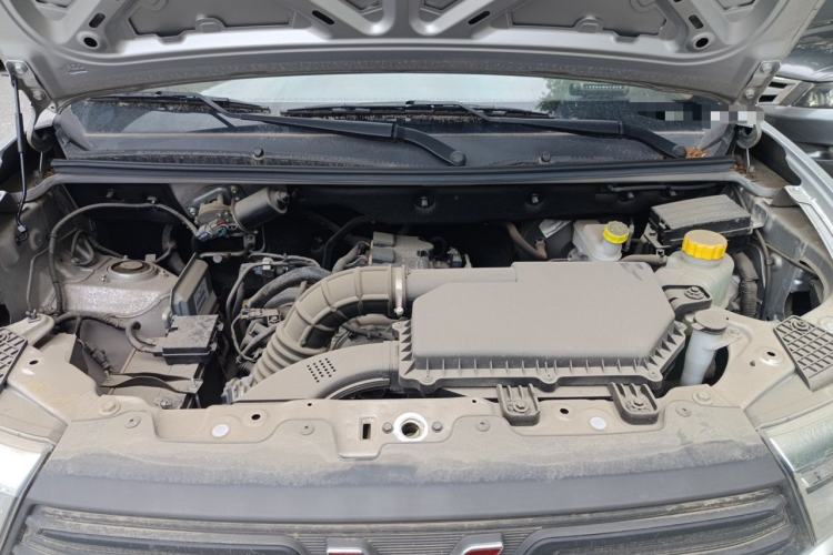 Used Wuling Hongguang V 2022 1.5L Jingqu Edition Electric-Assist LAR Engine Bay