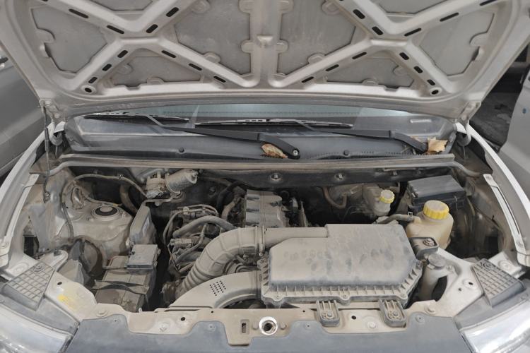 Used Wuling Hongguang V 2022 1.5L Jingqu Version Hydraulic Power Steering LAR Engine Bay