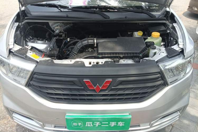 Used Wuling Hongguang V 2022 1.5L Jingqu Edition Electric-Assist LAR Engine Bay