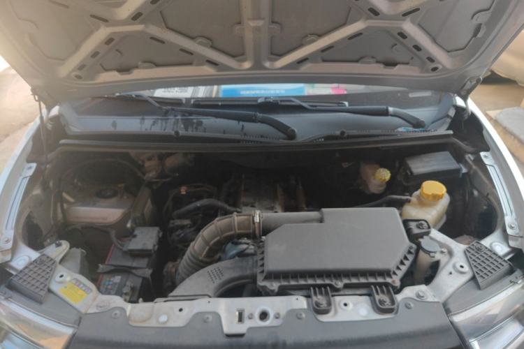 Used Wuling Hongguang V 2022 1.5L Jingqu Version Hydraulic Power Steering LAR Engine Bay