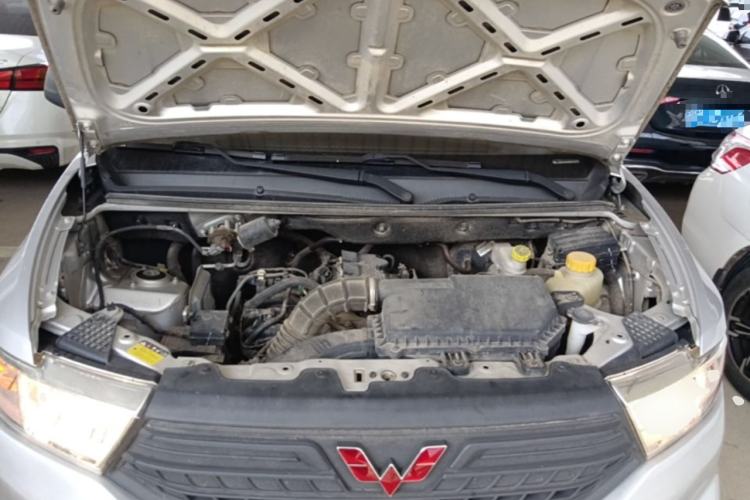 Used Wuling Hongguang V 2022 1.5L Jingqu Version Hydraulic Power Steering LAR Engine Bay