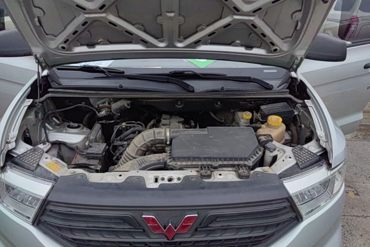 Used Wuling Hongguang V 2022 1.5L Jingqu Edition Electric-Assist LAR Engine Bay
