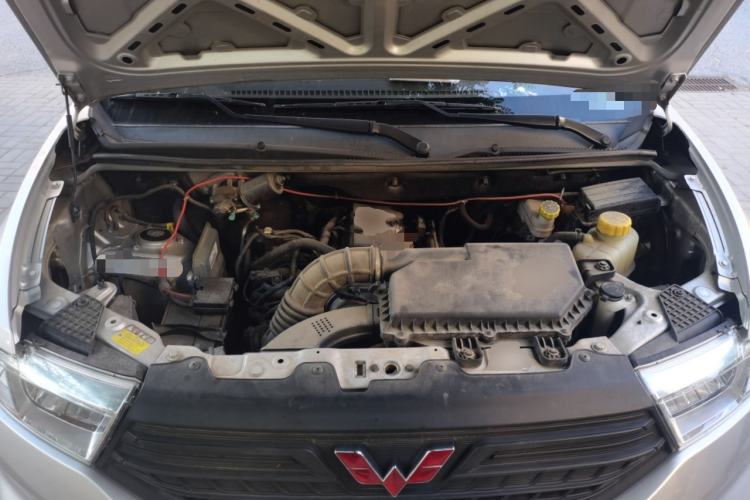 Used Wuling Hongguang V 2022 1.5L Jingqu Version Hydraulic Power Steering LAR Engine Bay