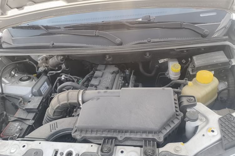 Used Wuling Hongguang V 2022 1.5L Jingqu Edition Electric-Assist LAR Engine Bay