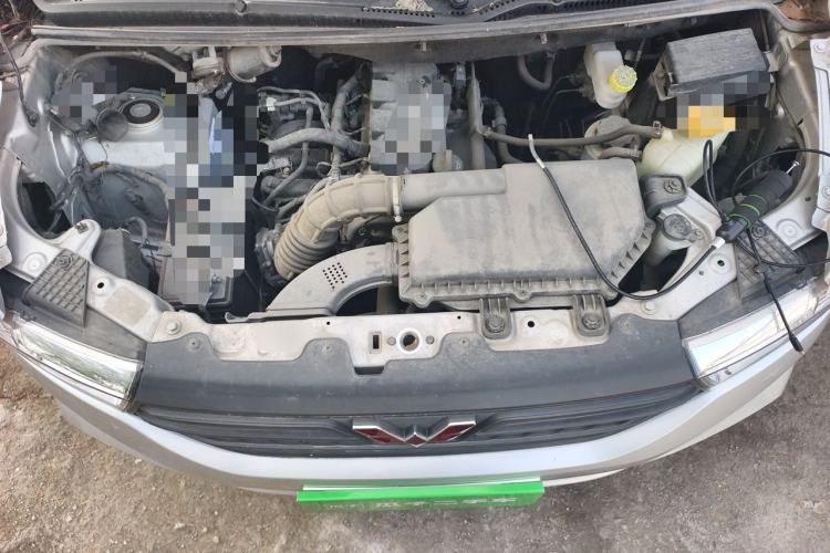 Used Wuling Hongguang V 2022 1.5L Jingqu Edition Enclosed-Window Vehicle with Electric Power Steering LAR Engine Bay