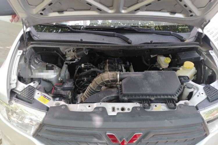 Used Wuling Hongguang V 2022 1.5L Jingqu Version Hydraulic Power Steering LAR Engine Bay