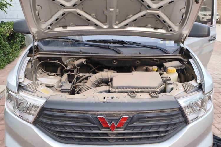 Used Wuling Hongguang V 2022 1.5L Jingqu Version Hydraulic Power Steering LAR Engine Bay