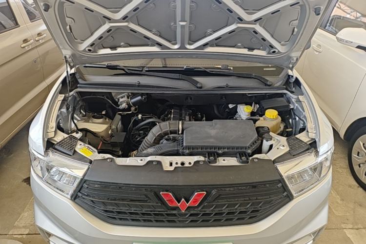 Used Wuling Hongguang V 2022 1.5L Jingqu Edition Electric-Assist LAR Engine Bay