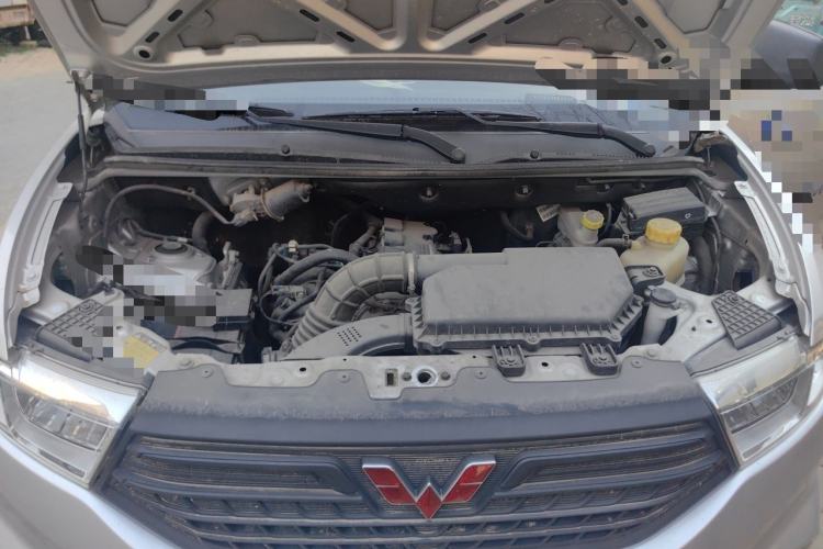 Used Wuling Hongguang V 2022 1.5L Jingqu Edition Enclosed-Window Vehicle with Electric Power Steering LAR Engine Bay
