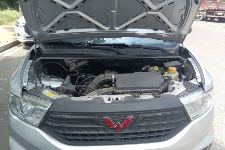 Used Wuling Hongguang V 2022 1.5L Jingqu Edition Electric-Assist LAR Engine Bay