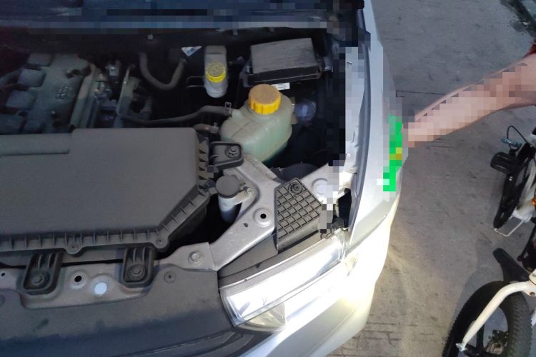 Used Wuling Hongguang V 2022 1.5L Jingqu Edition Electric-Assist LAR Engine Bay Left