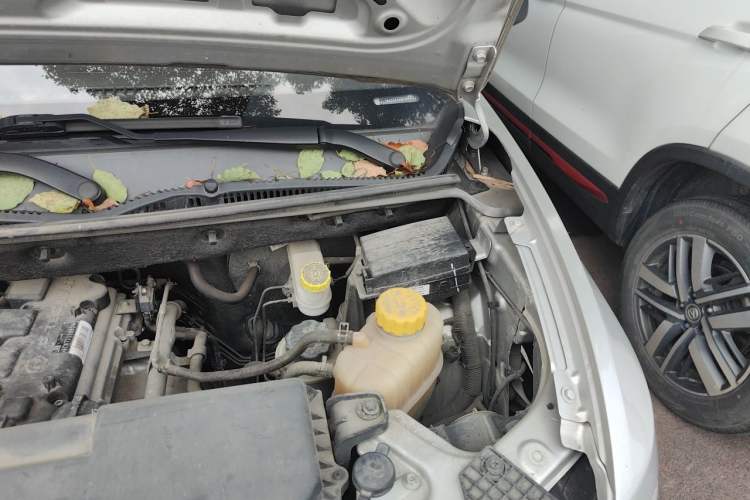 Used Wuling Hongguang V 2022 1.5L Enjoy Edition Electric-Powered LAR Engine Bay Left