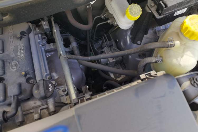Used Wuling Hongguang V 2022 1.5L Jingqu Edition Electric-Assist LAR Engine Bay Left
