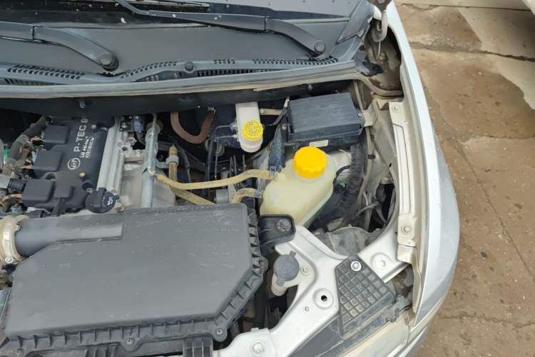 Used Wuling Hongguang V 2022 1.5L Jingqu Version Hydraulic Power Steering LAR Engine Bay Left
