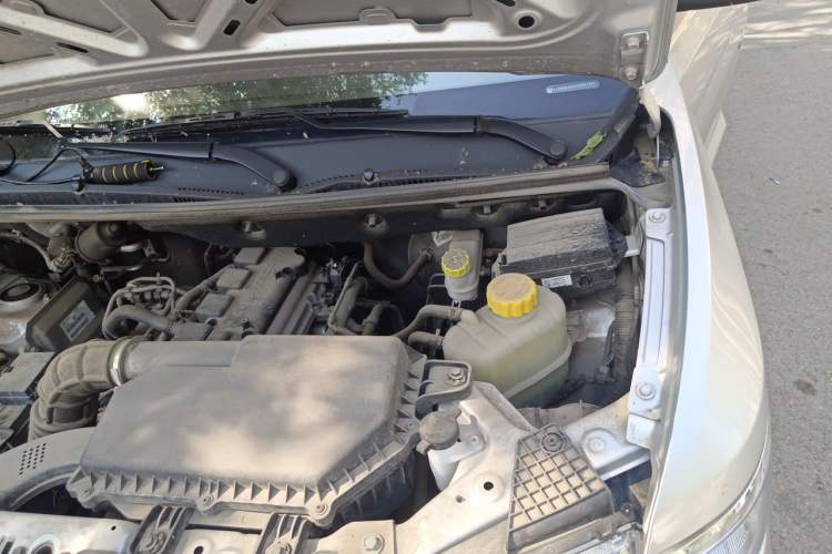 Used Wuling Hongguang V 2022 1.5L Jingqu Edition Electric-Assist LAR Engine Bay Left