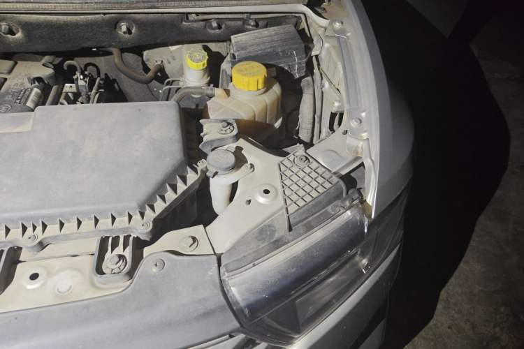 Used Wuling Hongguang V 2022 1.5L Enjoy Edition Electric-Powered LAR Engine Bay Left
