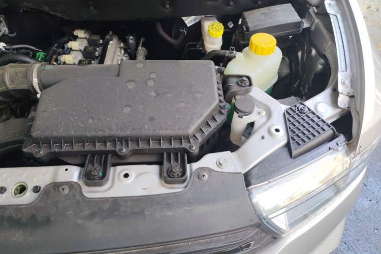 Used Wuling Hongguang V 2022 1.5L Jingqu Version Hydraulic Power Steering LAR Engine Bay Left