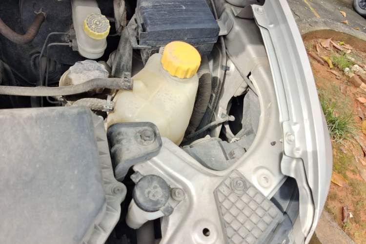 Used Wuling Hongguang V 2022 1.5L Enjoy Edition Hydraulic Power Steering LAR Engine Bay Left
