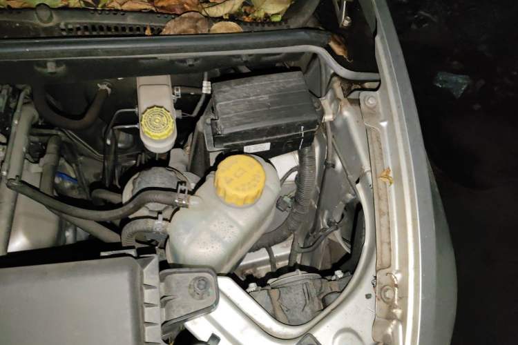 Used Wuling Hongguang V 2022 1.5L Jingqu Version Hydraulic Power Steering LAR Engine Bay Left