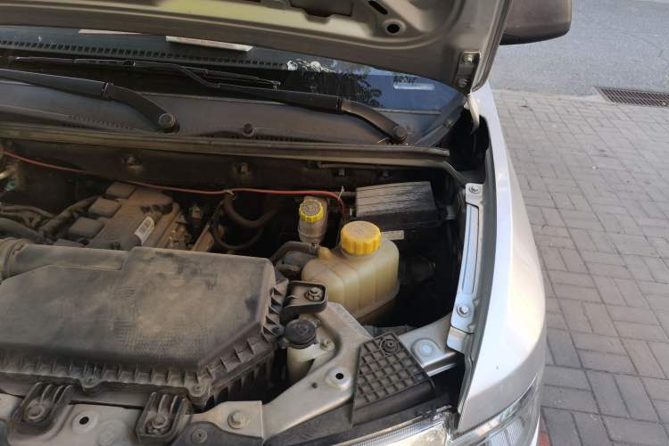 Used Wuling Hongguang V 2022 1.5L Jingqu Version Hydraulic Power Steering LAR Engine Bay Left