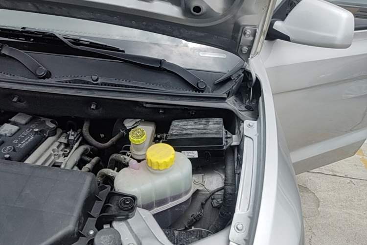 Used Wuling Hongguang V 2022 1.5L Enjoy Edition Electric-Powered LAR Engine Bay Left