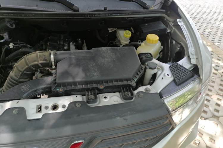 Used Wuling Hongguang V 2022 1.5L Jingqu Version Hydraulic Power Steering LAR Engine Bay Left