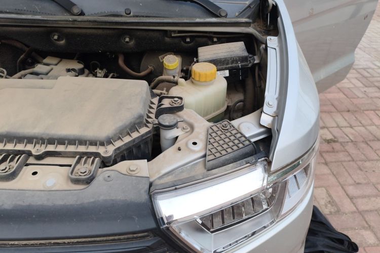 Used Wuling Hongguang V 2022 1.5L Jingqu Version Hydraulic Power Steering LAR Engine Bay Left