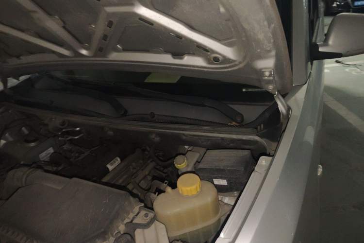 Used Wuling Hongguang V 2022 1.5L Enjoy Edition Electric-Powered LAR Engine Bay Left