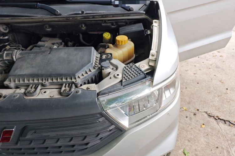 Used Wuling Hongguang V 2022 1.5L Jingqu Version Hydraulic Power Steering LAR Engine Bay Left
