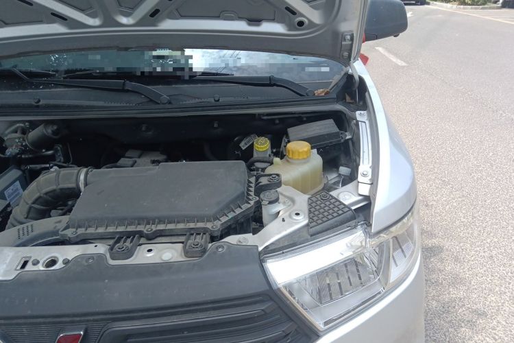 Used Wuling Hongguang V 2022 1.5L Jingqu Edition Electric-Assist LAR Engine Bay Left