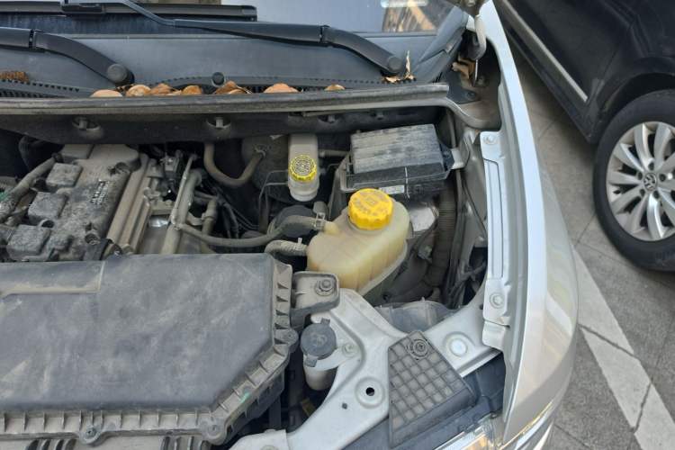 Used Wuling Hongguang V 2022 1.5L Jingqu Version Hydraulic Power Steering LAR Engine Bay Left
