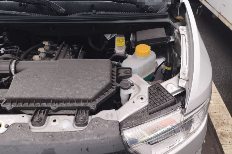 Used Wuling Hongguang V 2022 1.5L Jingqu Edition Electric-Assist LAR Engine Bay Left
