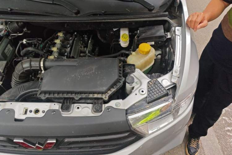 Used Wuling Hongguang V 2022 1.5L Jingqu Version Hydraulic Power Steering LAR Engine Bay Left