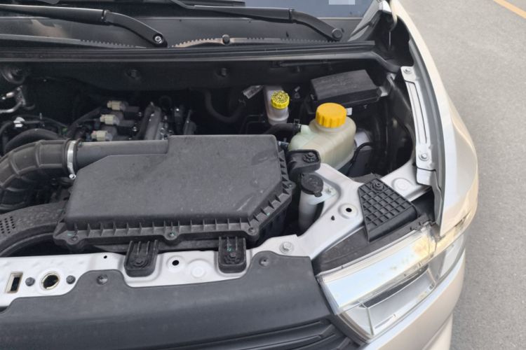 Used Wuling Hongguang V 2022 1.5L Jingqu Edition Electric-Assist LAR Engine Bay Left