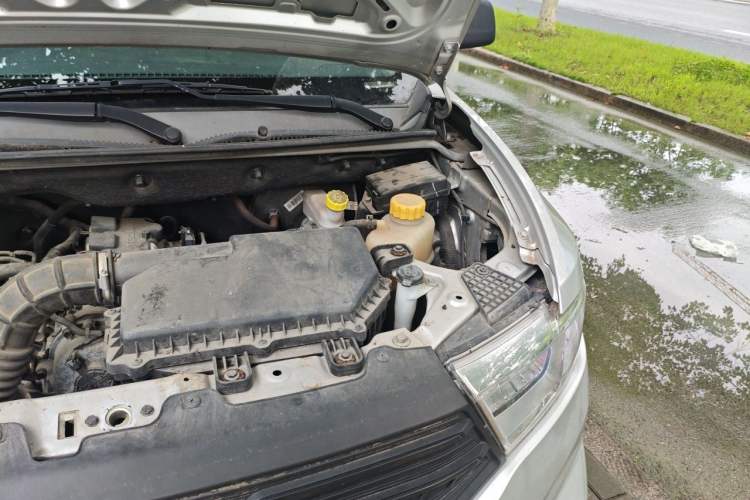 Used Wuling Hongguang V 2022 1.5L Jingqu Version Hydraulic Power Steering LAR Engine Bay Left
