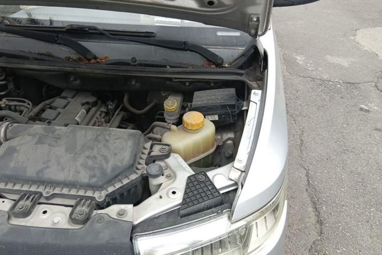 Used Wuling Hongguang V 2022 1.5L Jingqu Edition Electric-Assist LAR Engine Bay Left