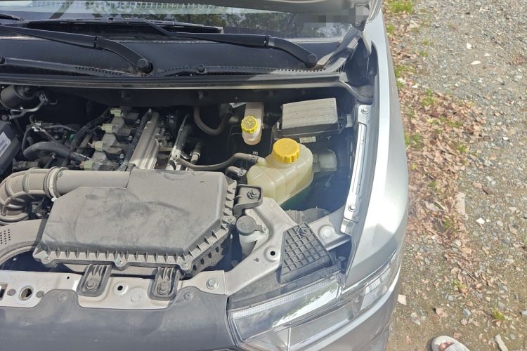 Used Wuling Hongguang V 2022 1.5L Jingqu Edition Electric-Assist LAR Engine Bay Left