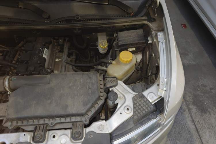Used Wuling Hongguang V 2022 1.5L Enjoy Edition Hydraulic Power Steering LAR Engine Bay Left