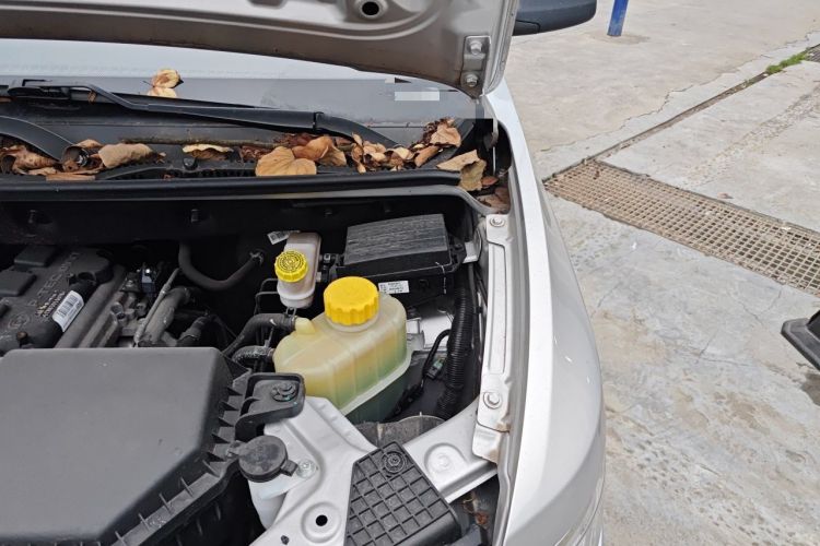 Used Wuling Hongguang V 2022 1.5L Jingqu Edition Electric-Assist LAR Engine Bay Left