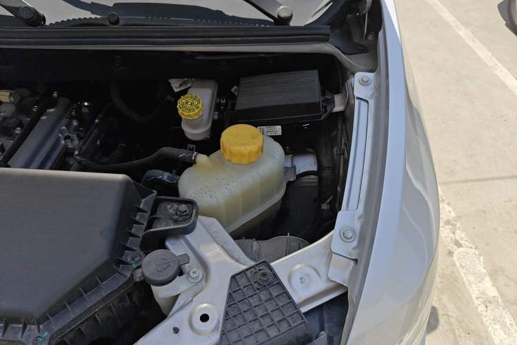 Used Wuling Hongguang V 2022 1.5L Enjoy Edition Electric-Powered LAR Engine Bay Left