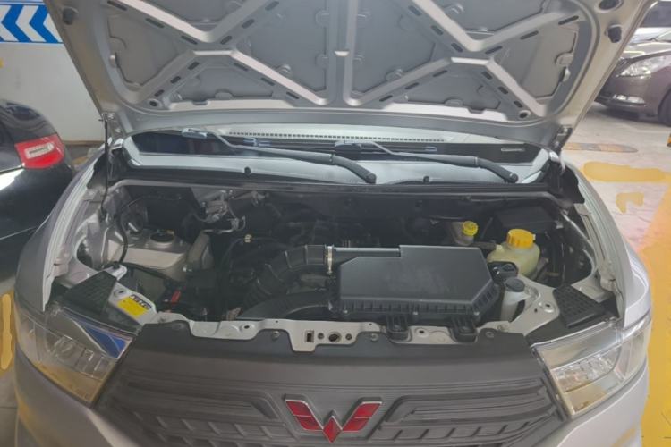 Used Wuling Hongguang V 2022 1.5L Jingqu Version Hydraulic Power Steering LAR Engine Bay