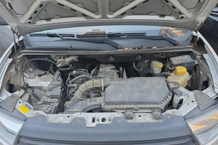 Used Wuling Hongguang V 2022 1.5L Jingqu Version Hydraulic Power Steering LAR Engine Bay