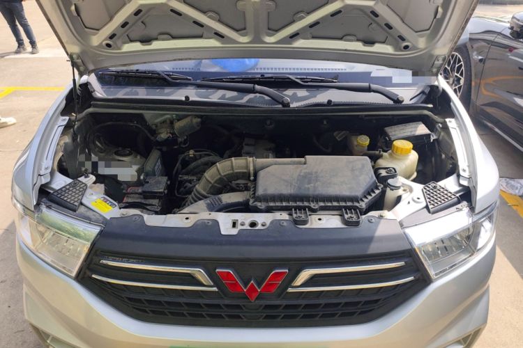 Used Wuling Hongguang V 2022 1.5L Jingqu Version Hydraulic Power Steering LAR Engine Bay