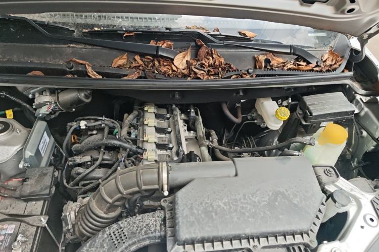 Used Wuling Hongguang V 2022 1.5L Jingqu Edition Electric-Assist LAR Engine Bay
